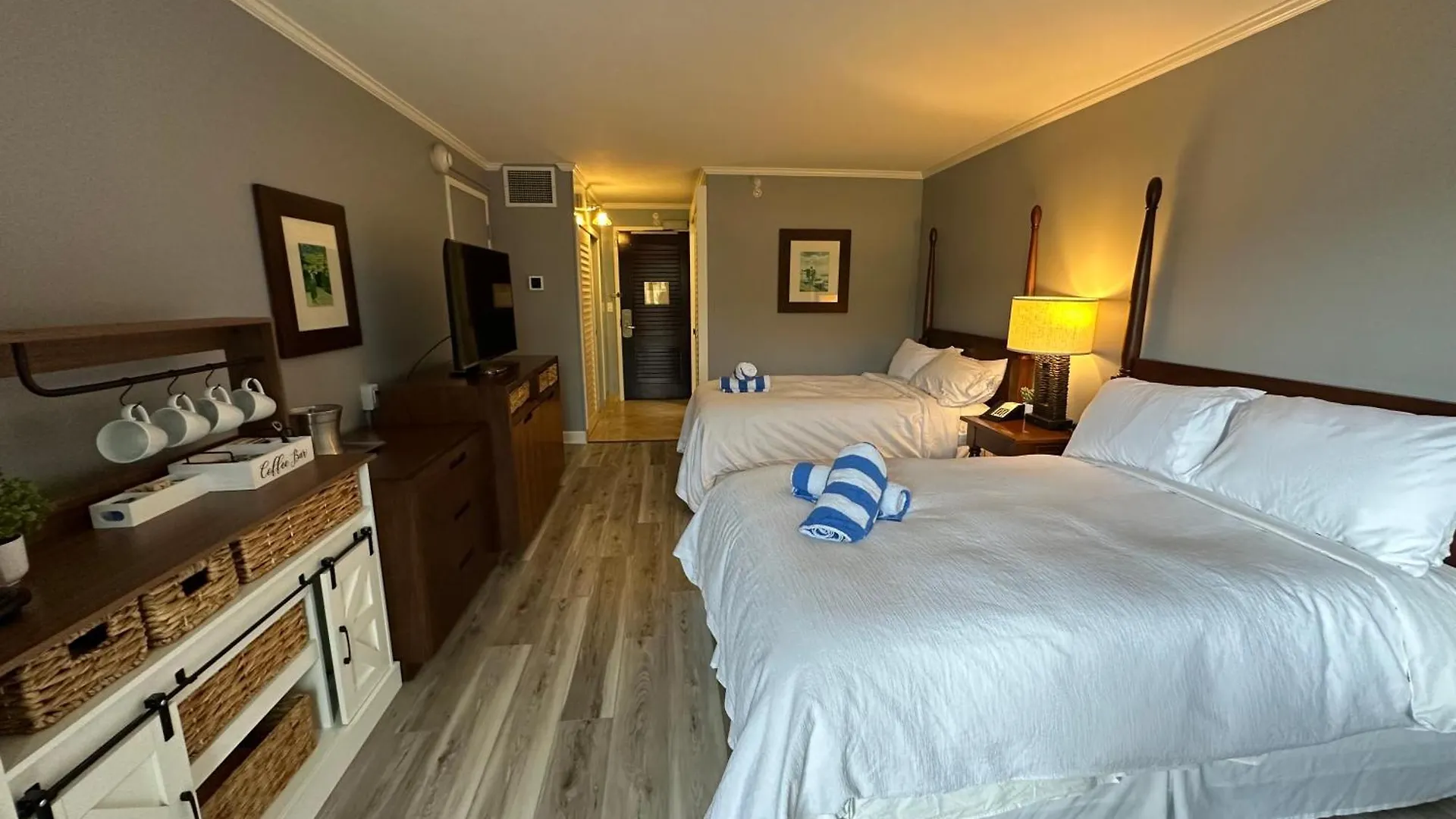 Apartment New! 2 Hotel Rooms, A Pool Ocean View Room Plus A Mountain View Room At 4 Star Kauai Beach Resort Lihue