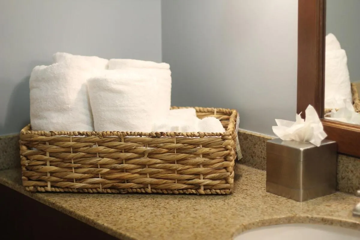 Apartment New! 2 Hotel Rooms, A Pool Ocean View Room Plus A Mountain View Room At 4 Star Kauai Beach Resort Lihue United States