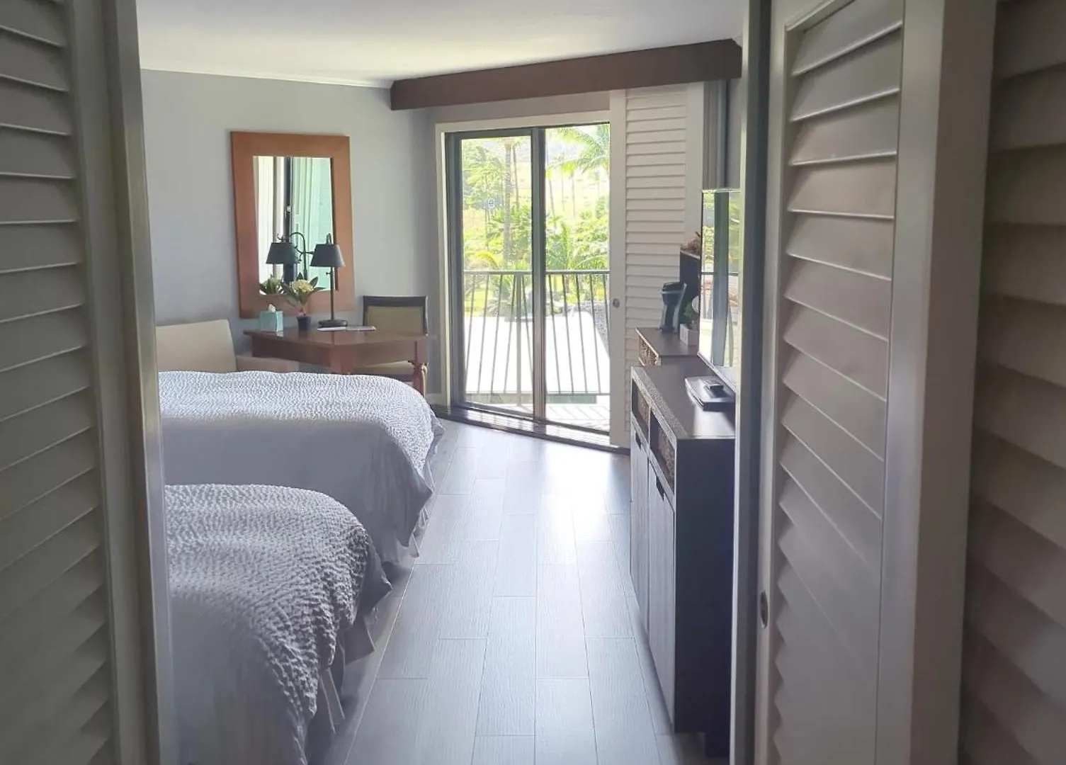 Apartment New! 2 Hotel Rooms, A Pool Ocean View Room Plus A Mountain View Room At 4 Star Kauai Beach Resort Lihue